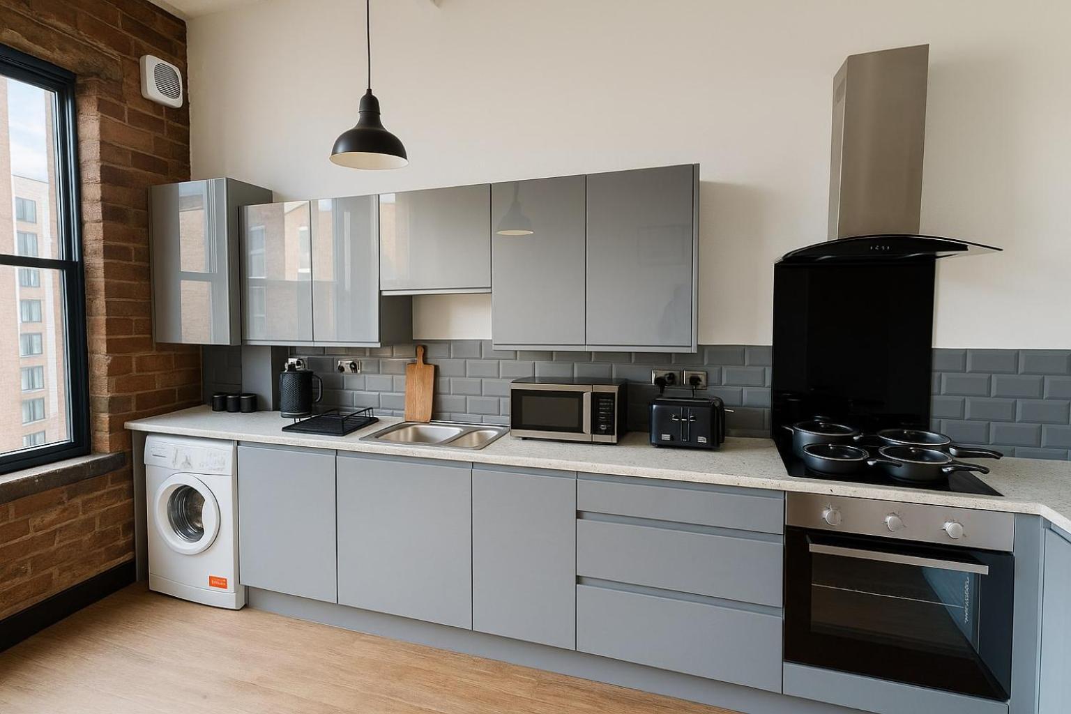 Centre - Up To 6 Stays-near Bars & Train!
